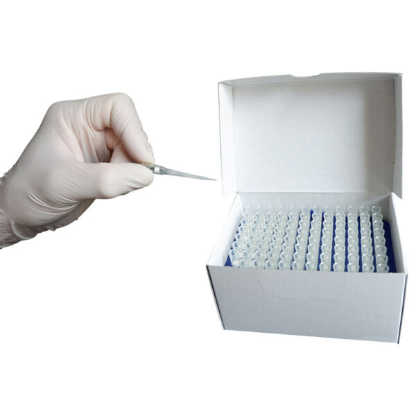 CAPP ExpellPlus filtertip sterile i PaperBox hand with tip